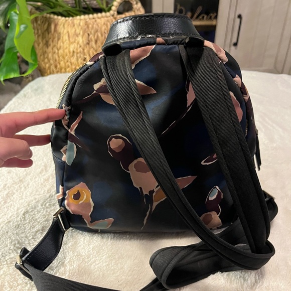 KATE SPADE Nylon Floral DAWN PAPER ROSE MEDIUM BACKPACK Used Good Cond - Picture 3 of 5
